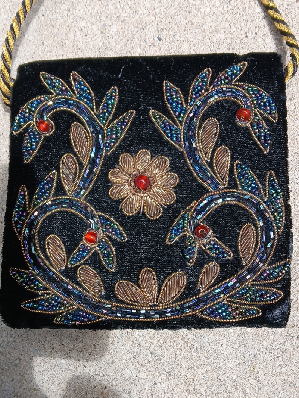 Velvet Beaded Artwork Bag - Picture 3 of 12